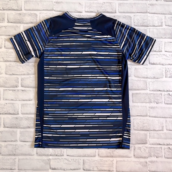 Nike Dry fit patterned breathable shirt youth large - Picture 4 of 6